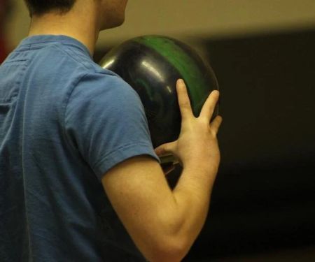 How to Develop a Consistent Strike Shot in Bowling: Tips and Techniques