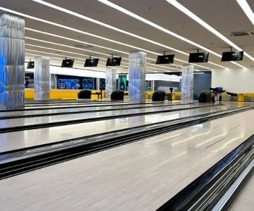 Complete Bowling Guide with Tips, Equipment, Deals, and Best Bowling Alleys Near Me