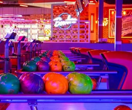 Top Bowling Centers in Tucson for Parties and Events