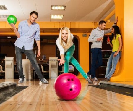 Bowling Etiquette Tips: Do’s and Don’ts at Any Bowling Alley in the US