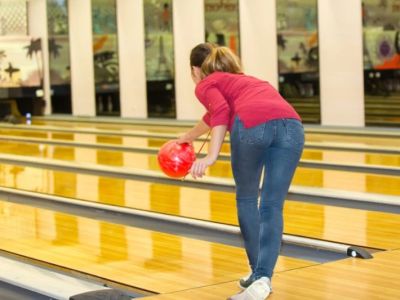 Bowling Tips for Teens Who Want to Improve Fast