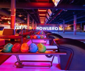 Top Bowling Centers Near Me with Food, Drinks, and Entertainment