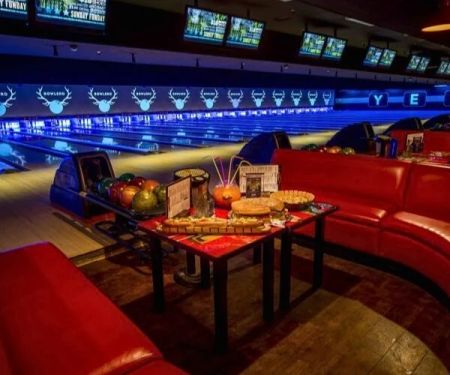 Top Rated Bowling Centers in Los Angeles with Affordable Deals and Entertainment | Southwestern Lanes
