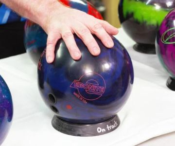 How to Choose a Bowling Ball Based on Lane Conditions Guide