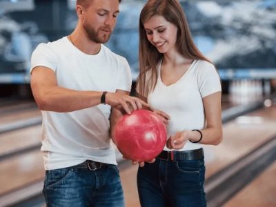 Best Bowling Tips for Casual Players to Improve Their Scores