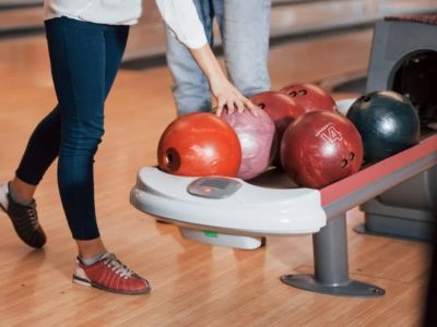 Bowling Tips That Help You Improve Without Practice Overload