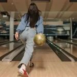 How to Spin a Bowling Ball Correctly for Better Hook and Control