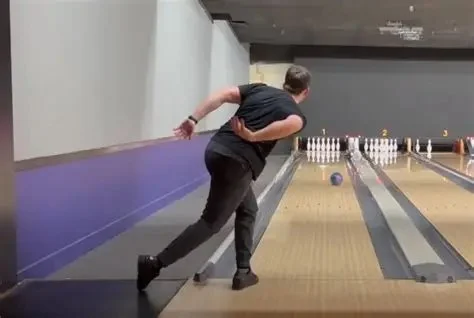 Best Bowling Techniques Used by Professional Players for Higher Scores